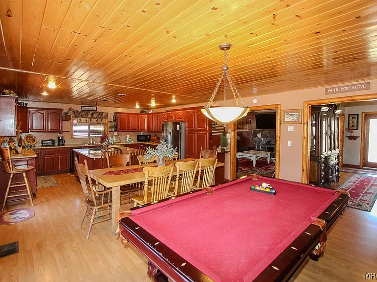 46784 Pioneertown Rd — Photo 14