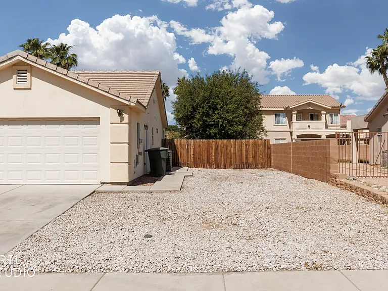 161 Burns Ln — Photo 3