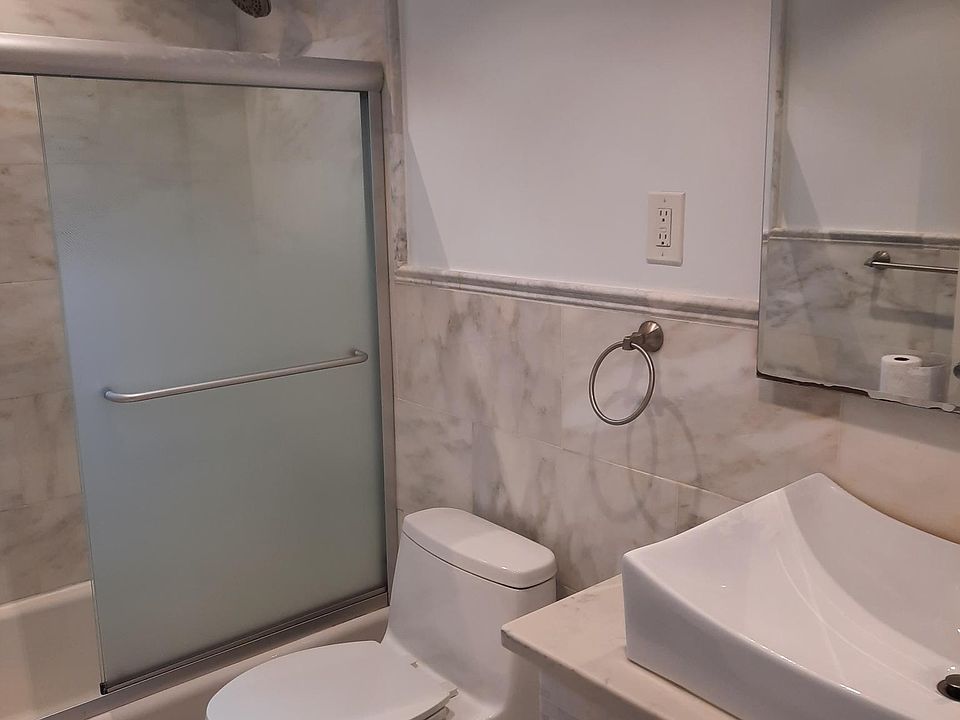 2nd image of 6117 Cloverdale Blvd