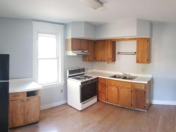 2nd image of 2300 W Clifton Ave #2