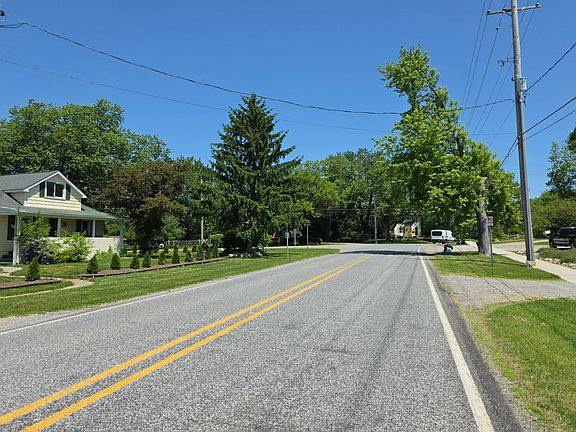 5th image of 9068 Perry Rd