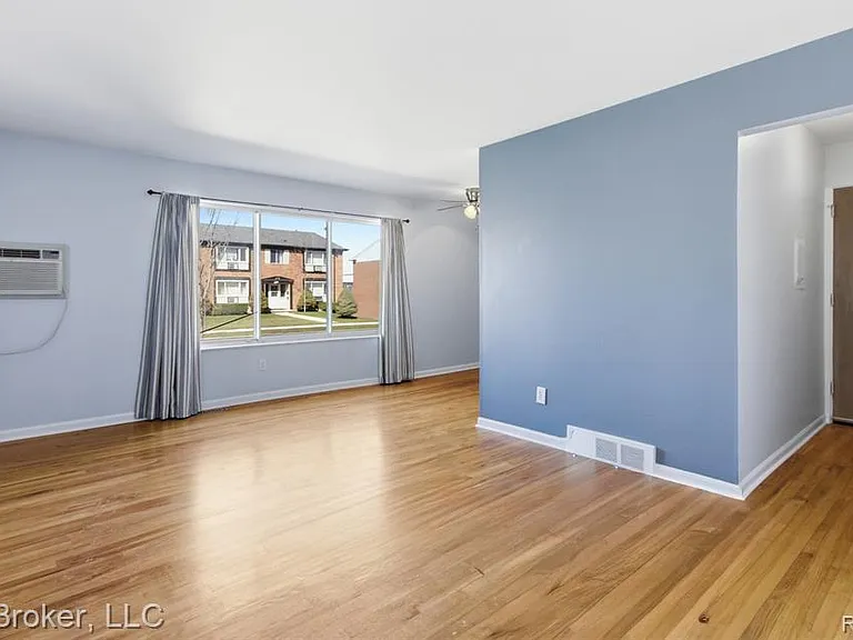 4840 Briarwood Ave #2 — Photo 4