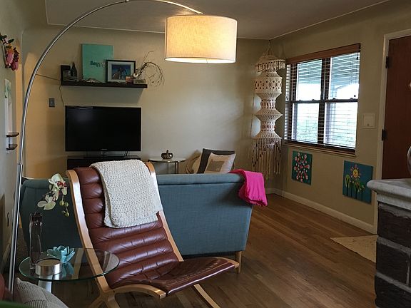family room (S view)
