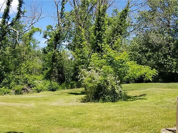 4th image of 901 Jackson Ave