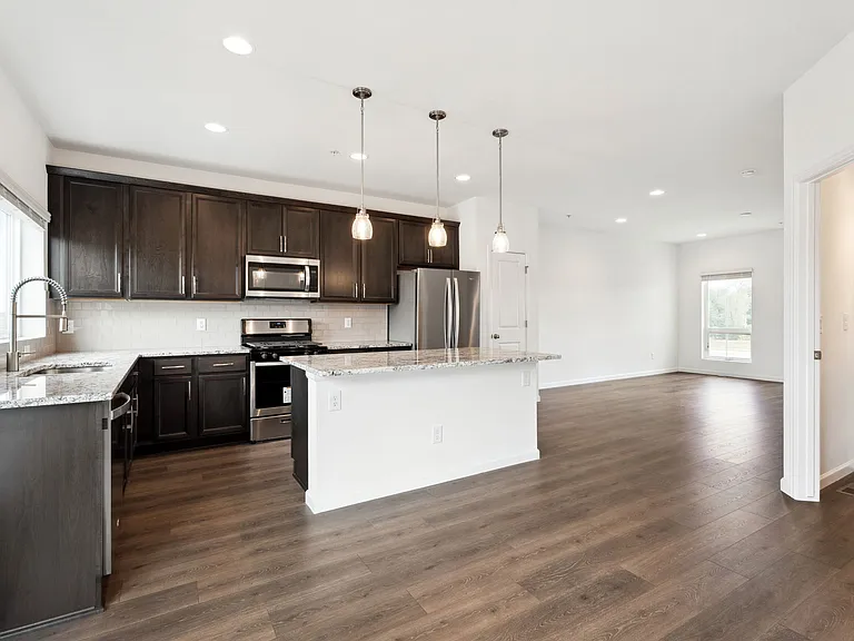 869 Birdwhistle Ln #5 — Photo 2