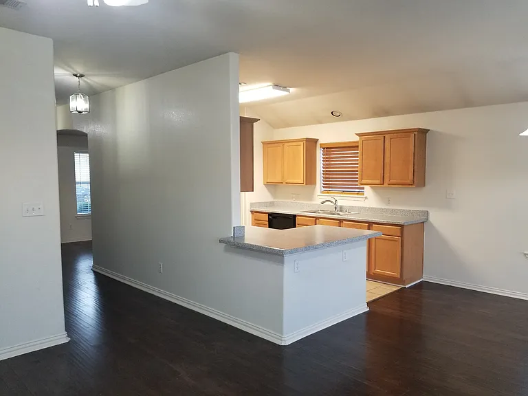515 Creekside Dr — Photo 6