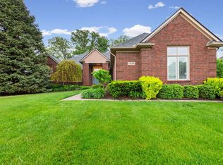 54316 Black Cherry Ln, Shelby Township, MI 48315