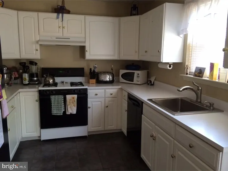 343 Glenn Rose Cir — Photo 5