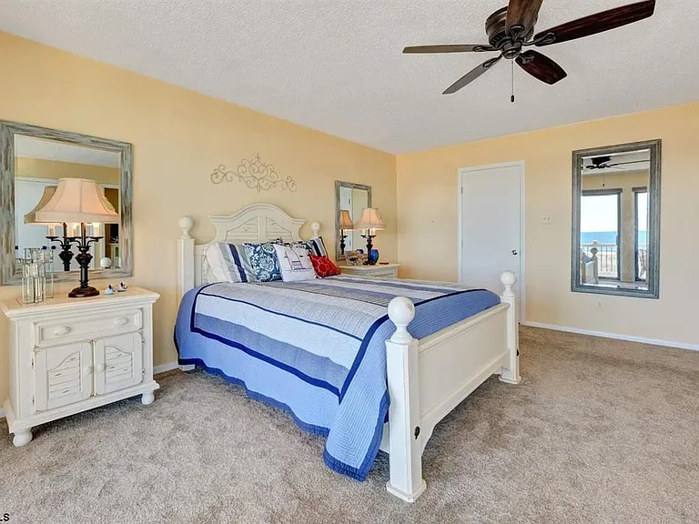 1304 Ocean Ave #1304 — Photo 21