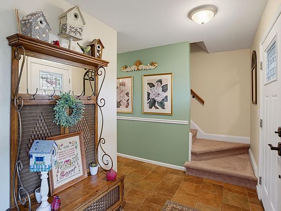 5th image of 36 Benson Ct