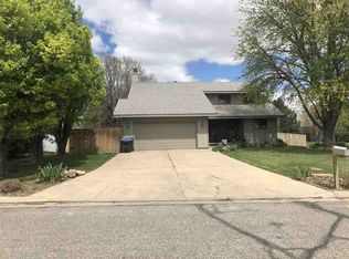 1010 Ruth Ann Dr, Dodge City, KS 67801