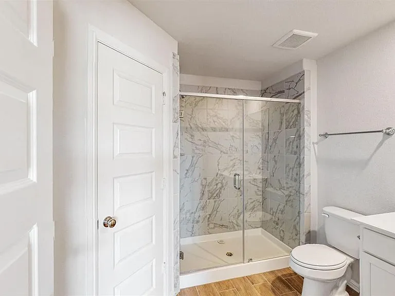 5809 Sandown Dr — Photo 5