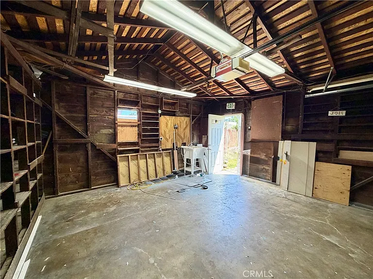 3011 Delta Ave — Photo 22