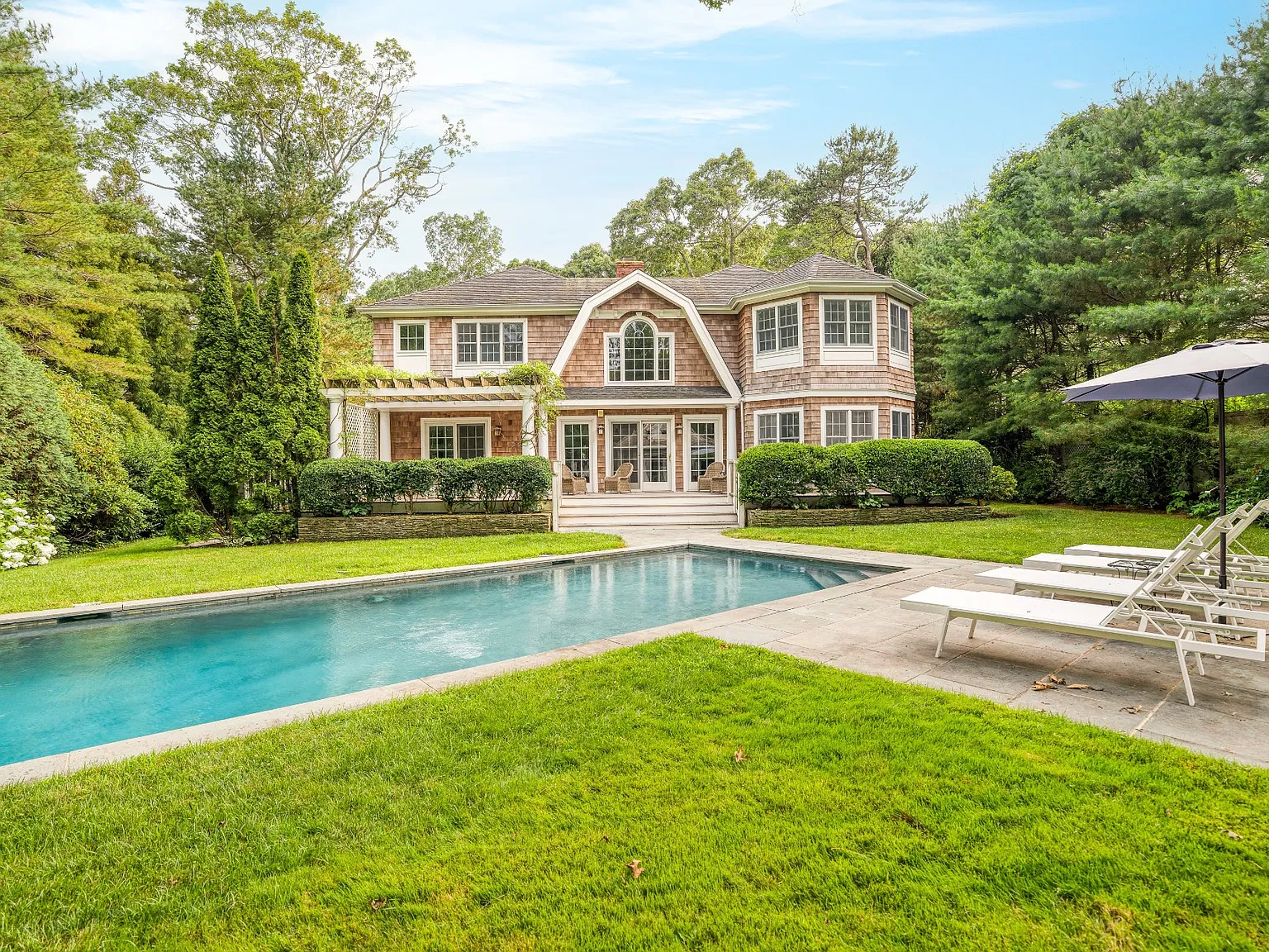 An Exceptional Wainscott South Residence | Moments to Beach Lane — Photo 2