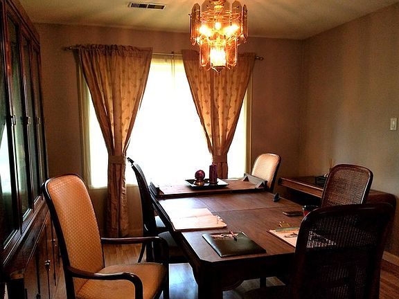 5th image of 208 Lynnfield Ln