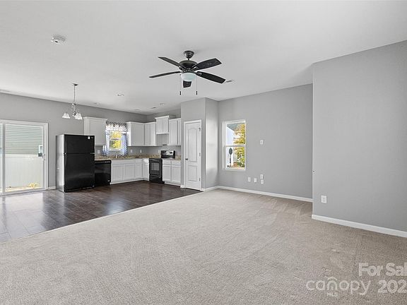 5th image of 6004 Vista Woods Ln