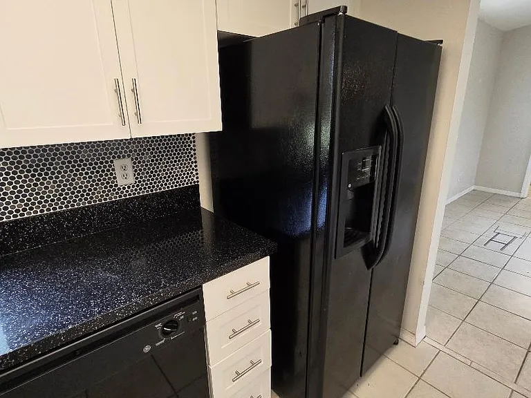 4816 Palm Tree Dr #4 — Photo 8