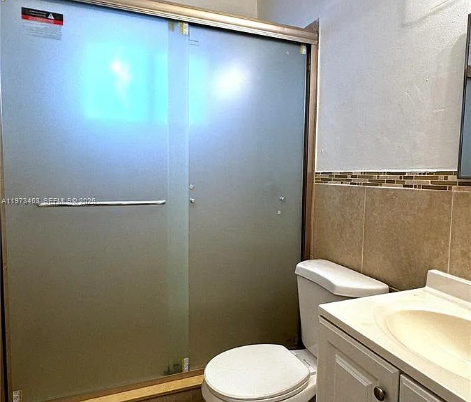 120 NE 55th St #4 — Photo 3