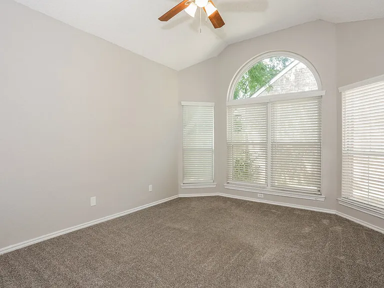 922 Golden Grove Dr — Photo 9