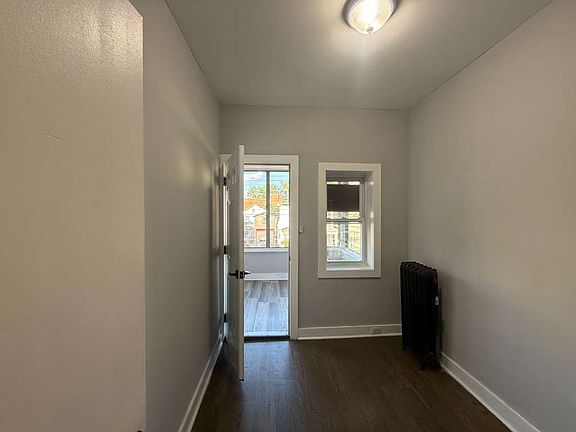 5th image of 145 Pearsall Ave #2A