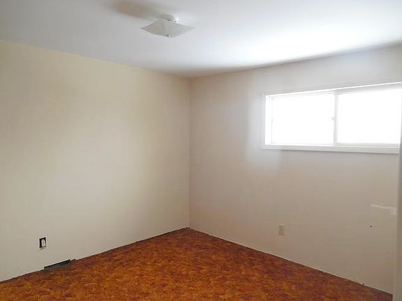 5th image of 212 W Brown St
