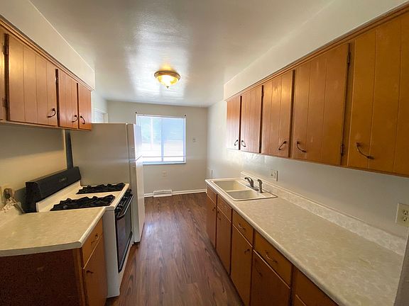 2nd image of 2902 N Rockwood Dr #A