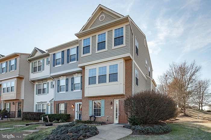 1st image of 3633 Sherbrooke Cir #1