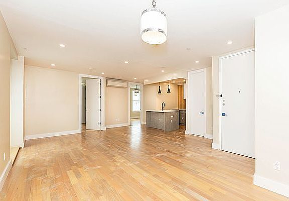 5th image of 336 Bleecker St APT 3B
