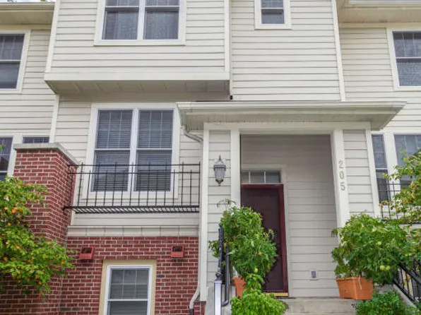 205 E Saint Joseph St, Lansing, MI 48933