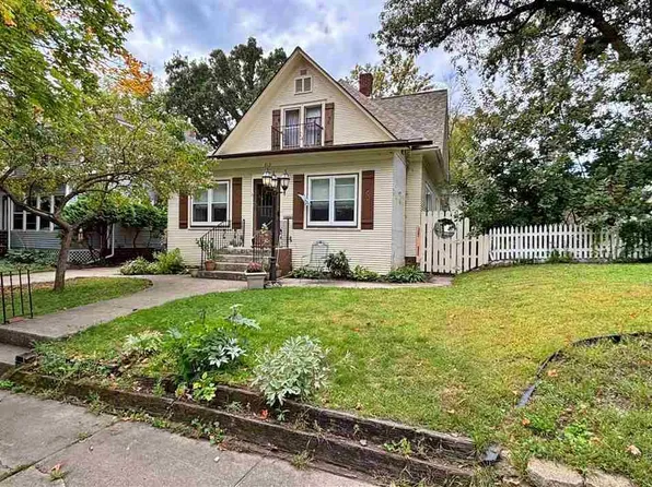 212 2nd St S, Waterville, MN 56096