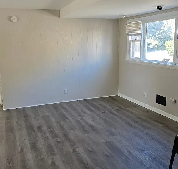 106 E North St — Photo 11