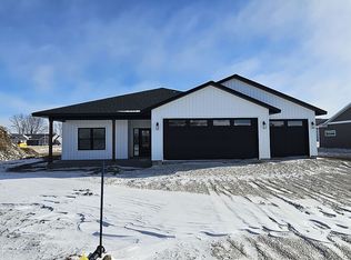 111 Meadow Brook Trl, Manchester, IA