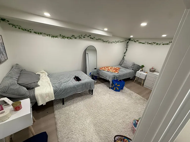 1613 Mayflower Ln — Photo 2