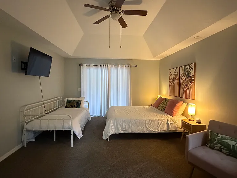 127 Burroughs Dr — Photo 17