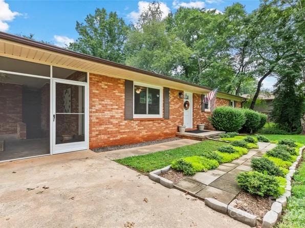 4515 Diamond St, Hudson, NC 28638