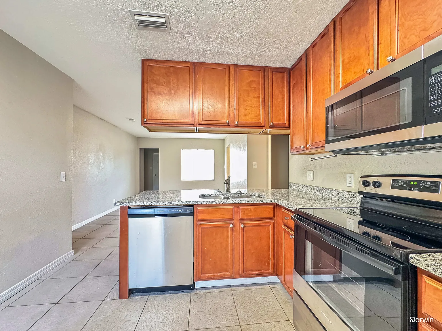 4 bed, 2.0 bath, 1664 sqft, $2,220 — Photo 3