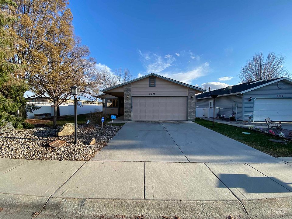 1st image of 8209 Willowdale Dr
