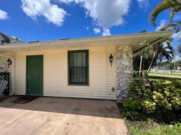 5706 Palmetto Dr, Fort Pierce, FL 34982