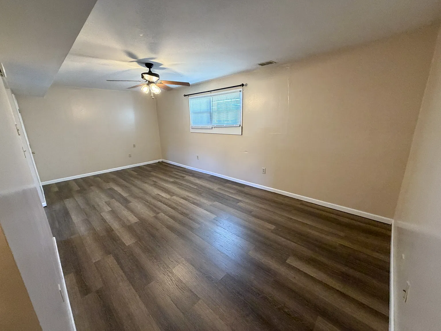 770 Deerfield Ln — Photo 3