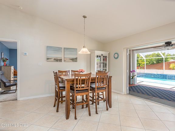 4th image of 938 Cypress Oaks St