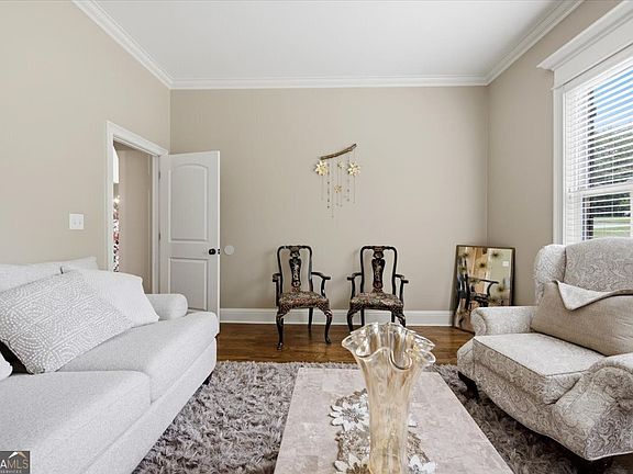 5th image of 309 Heydon Ct