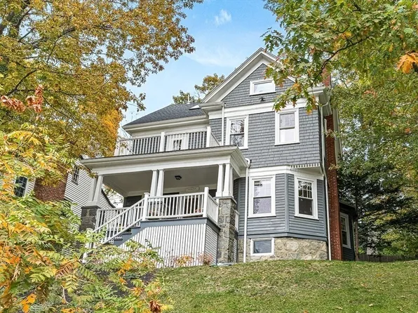 55 Redlands Rd, West Roxbury, MA 02132