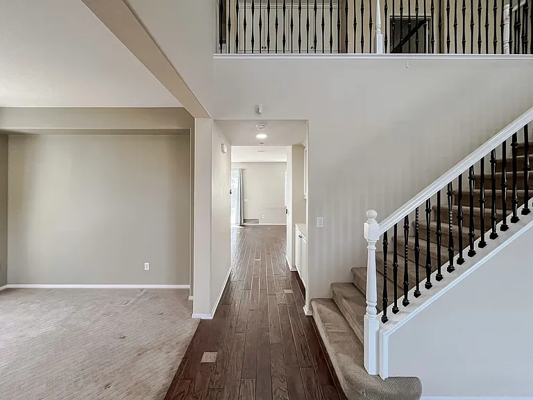 7905 Leway Dr — Photo 3