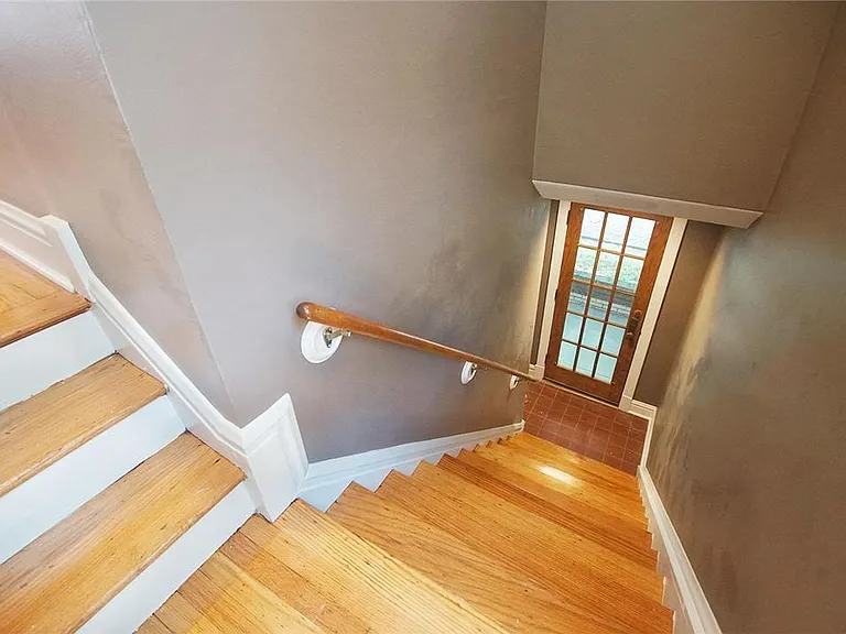 1915A Alfred Ave #UPPER — Photo 4