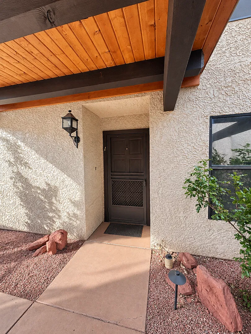 Unfurnished, 1-year long-term rental 750 off 1st month rent w/ 1 year lease agreement** — Photo 4