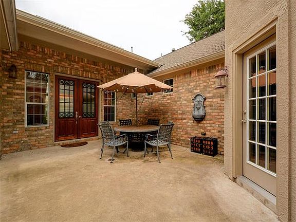4th image of 9805 Spanish Wells Dr