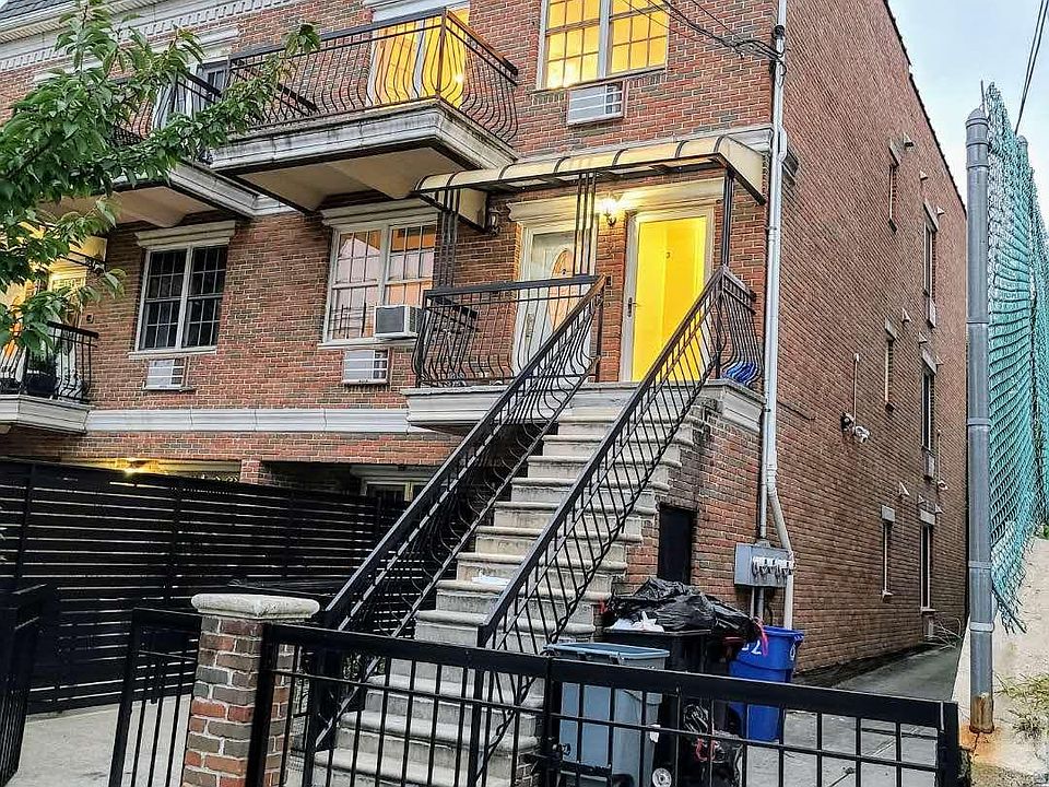 1st image of 152 Bay 11th St #3