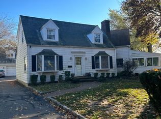 271 Henderson Rd, Fairfield, CT 06824