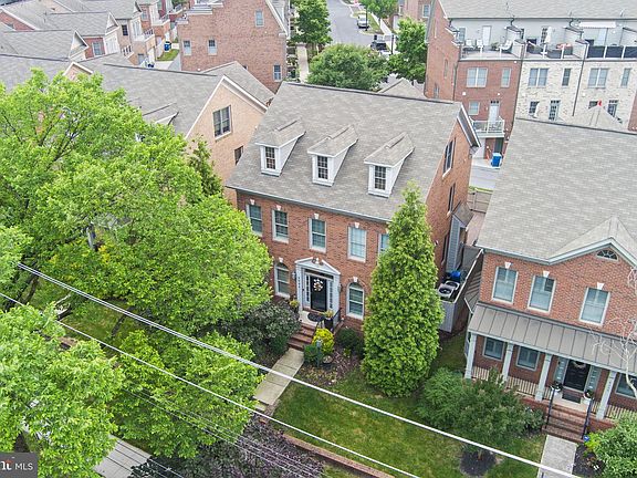 2nd image of 6006 New Hampshire Ave NE