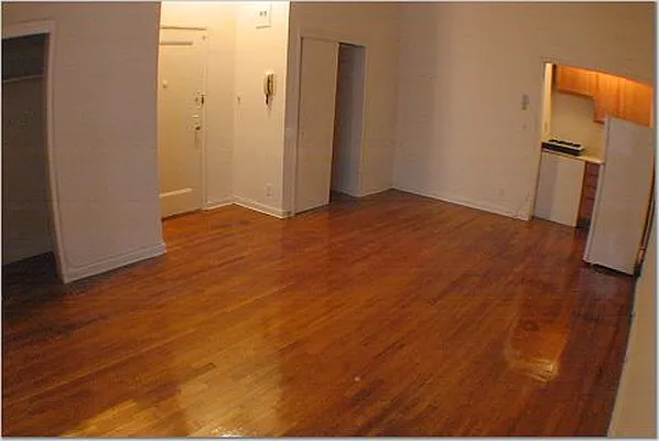 Rented by 4 Points Properties | media 27